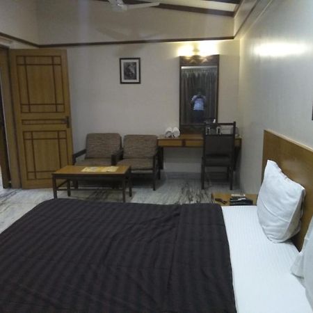 Ulhāsnagar Hotel Jawahar מראה חיצוני תמונה