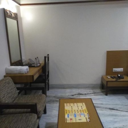 Ulhāsnagar Hotel Jawahar מראה חיצוני תמונה