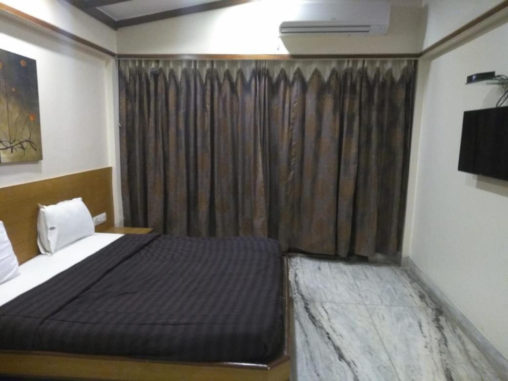 Ulhāsnagar Hotel Jawahar מראה חיצוני תמונה