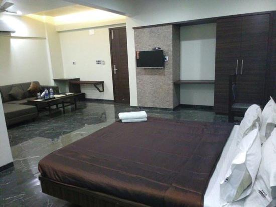 Ulhāsnagar Hotel Jawahar מראה חיצוני תמונה