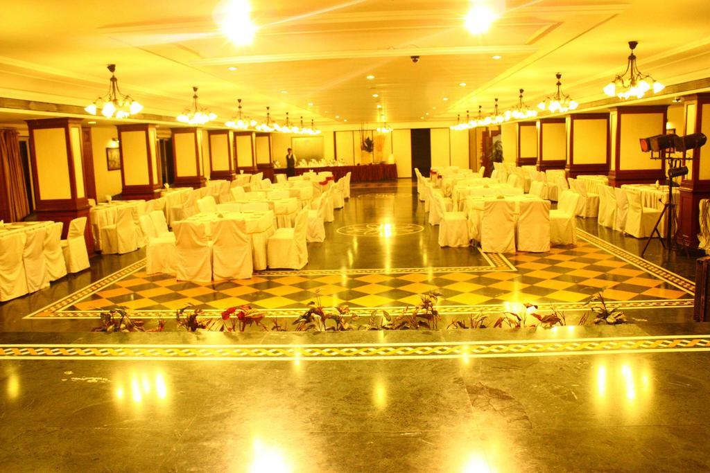 Ulhāsnagar Hotel Jawahar מראה חיצוני תמונה