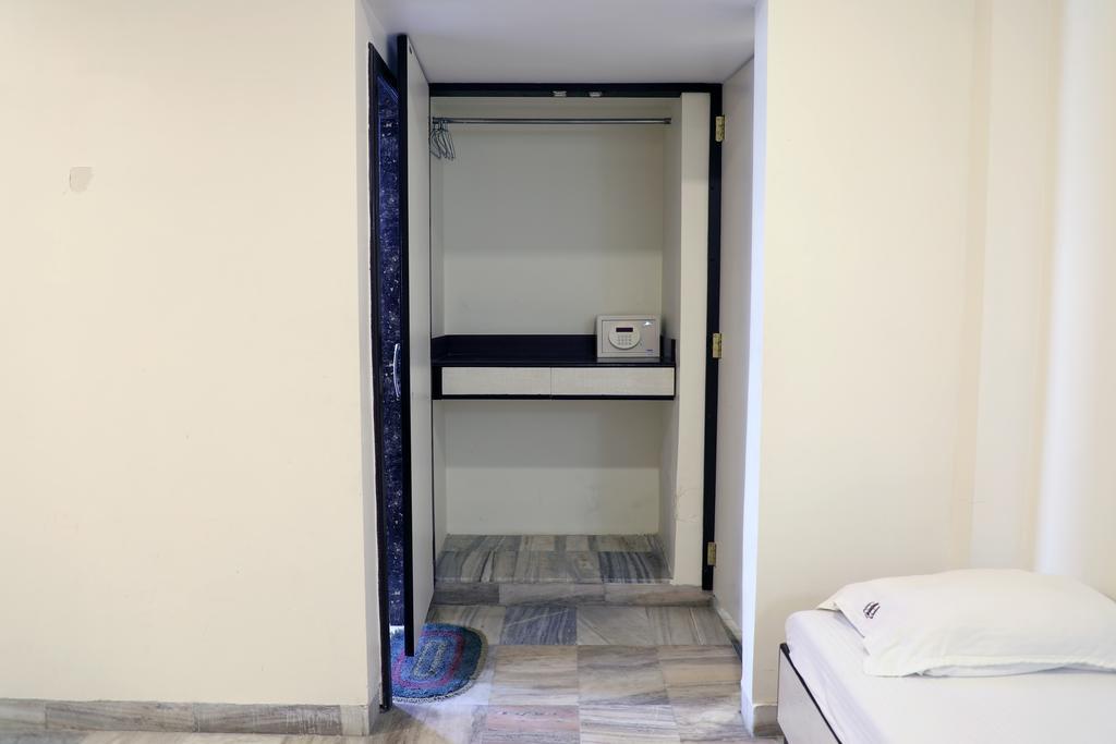 Ulhāsnagar Hotel Jawahar מראה חיצוני תמונה