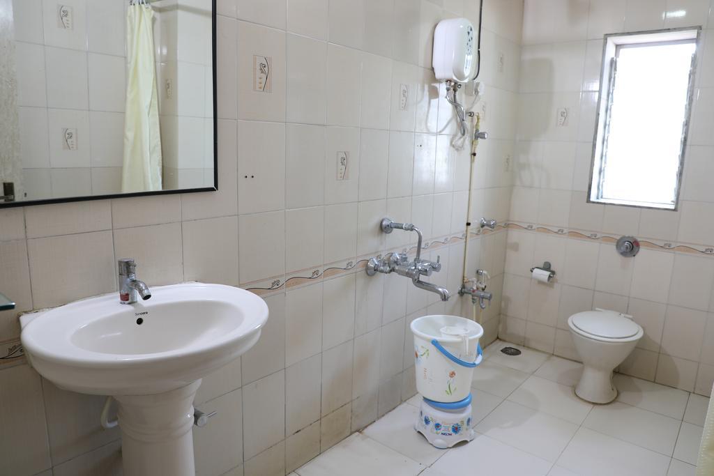 Ulhāsnagar Hotel Jawahar מראה חיצוני תמונה