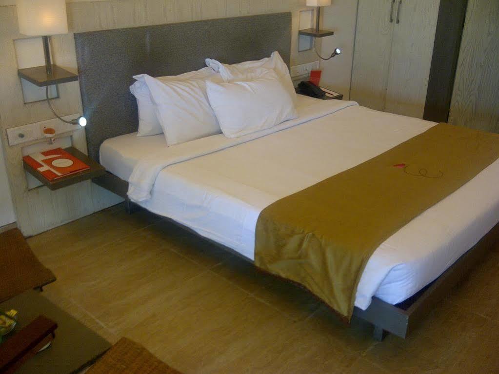 Ulhāsnagar Hotel Jawahar מראה חיצוני תמונה
